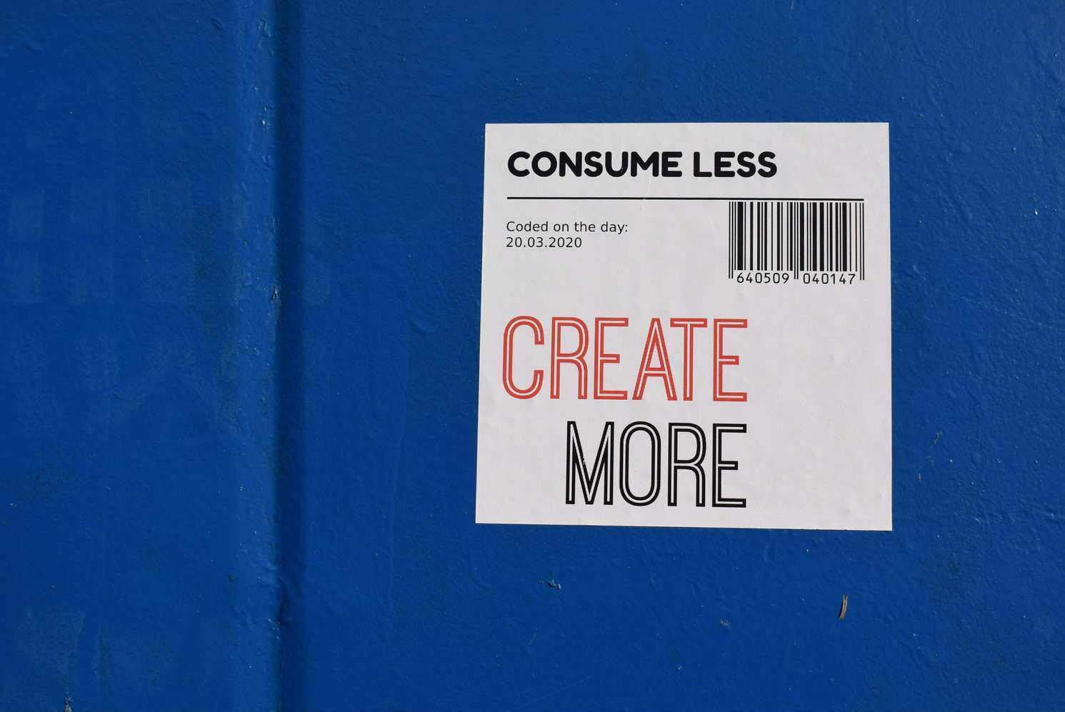 Inscription "Create More"